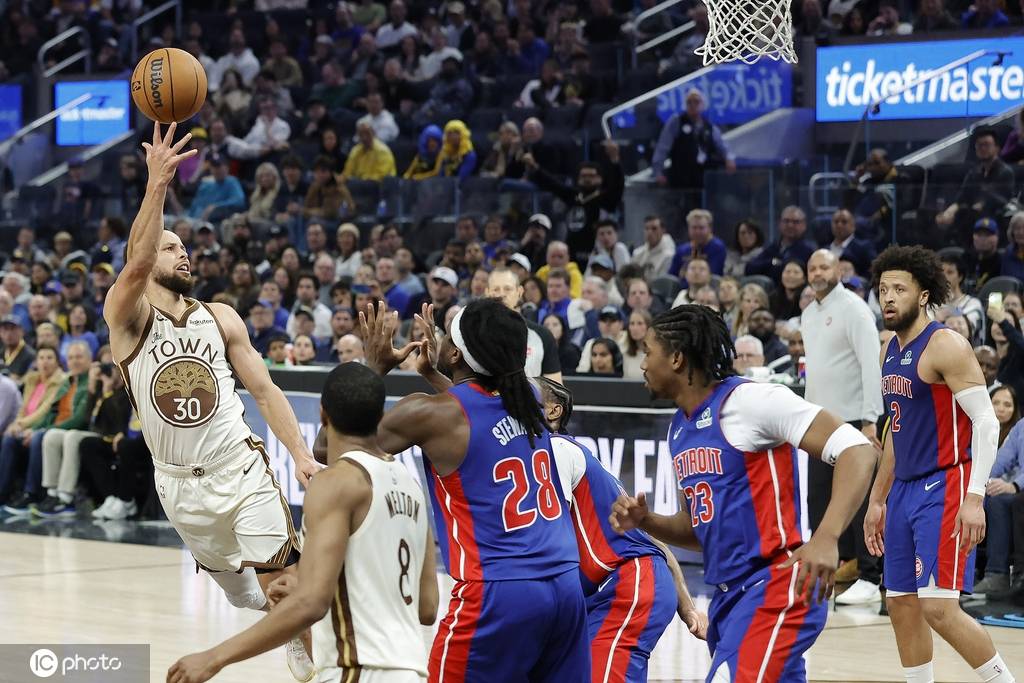 库里23分&amp;伤退坎宁安29+11 勇士不敌活塞